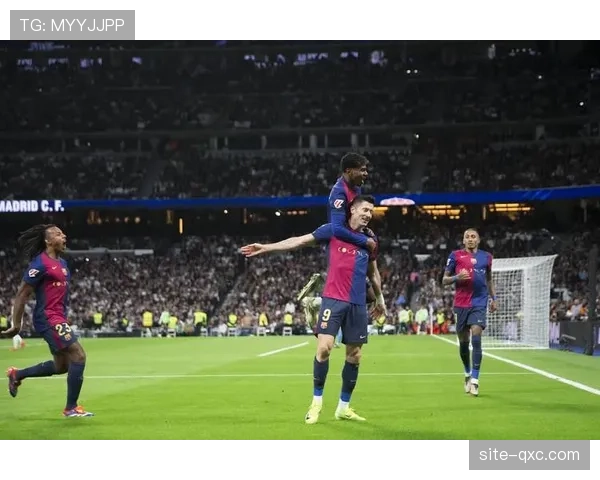 莱万亚马尔各入10球 巴萨进攻多点开花